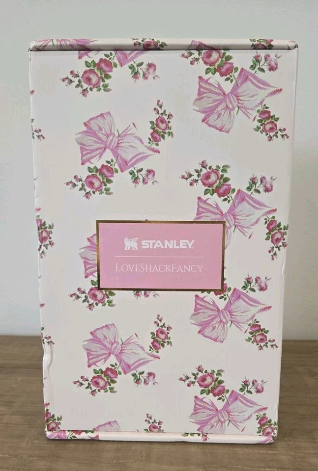 The Stanley x LoveShackFancy Holiday Quencher Cup 40 oz – Rosa Beaux Pink